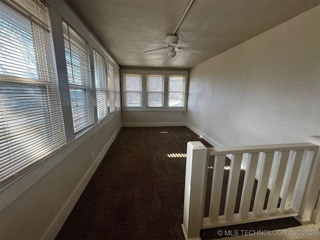 712 S McQuarrie Avenue, Wagoner, OK 74467