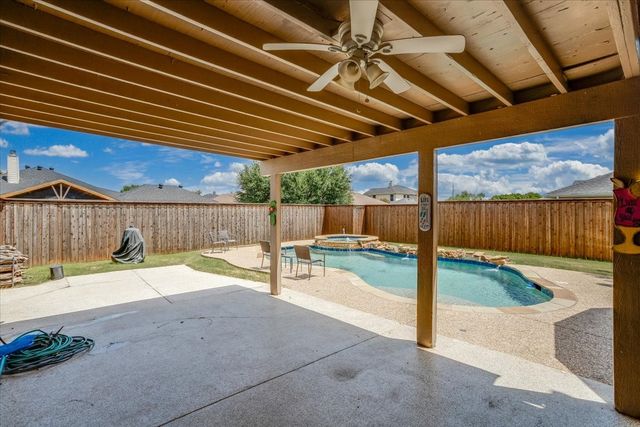 1102 Waterside Court, Mesquite, TX 75181