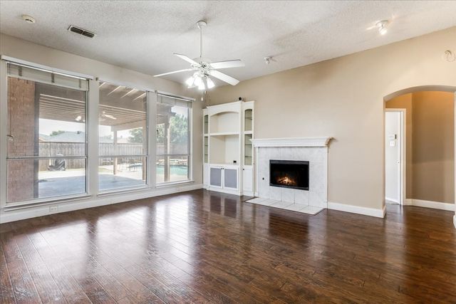 1102 Waterside Court, Mesquite, TX 75181