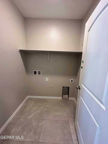 7341 Norte Grande Drive N, El Paso, TX 79934