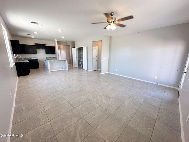 7341 Norte Grande Drive N, El Paso, TX 79934