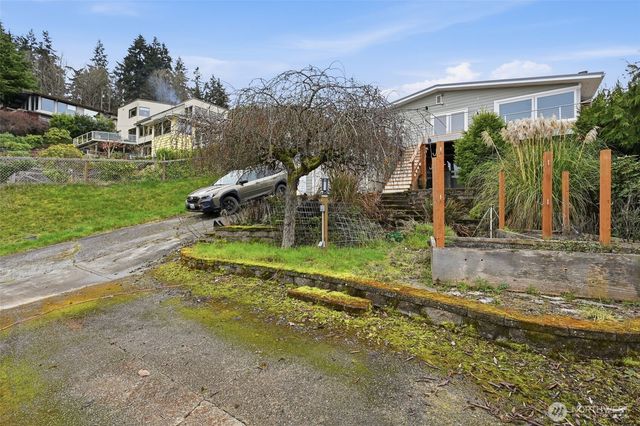 1111 E 8th Street, Port Angeles, WA 98362