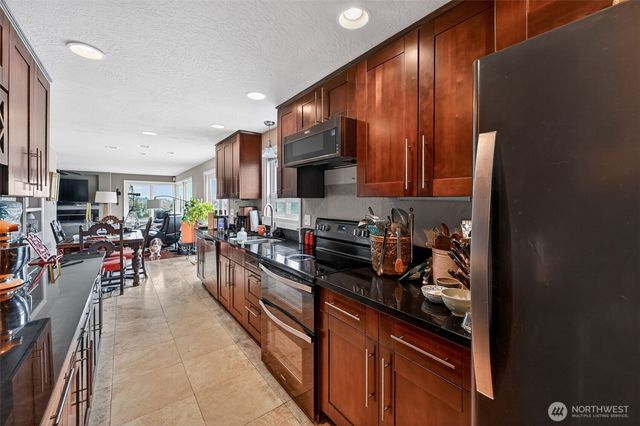 1111 E 8th Street, Port Angeles, WA 98362