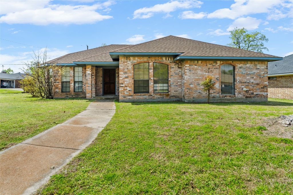 3501 Canton Street, Greenville, TX 75402