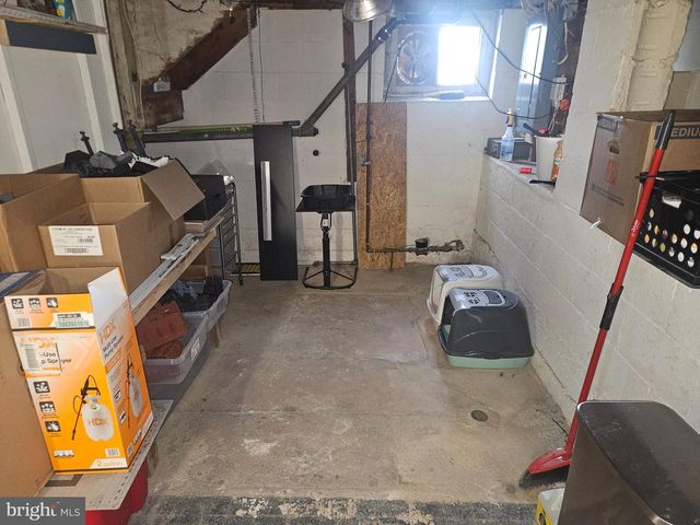 1081 E BUTLER AVE, Vineland, NJ 08360