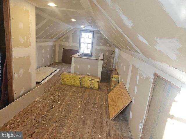 1081 E BUTLER AVE, Vineland, NJ 08360