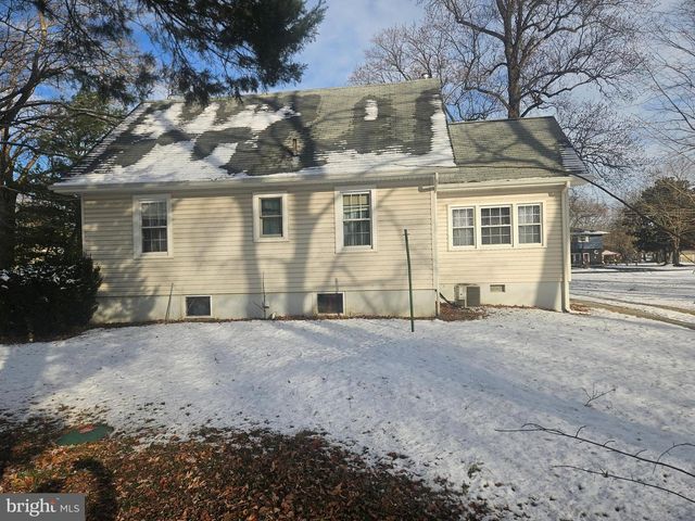 1081 E BUTLER AVE, Vineland, NJ 08360