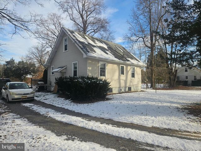 1081 E BUTLER AVE, Vineland, NJ 08360