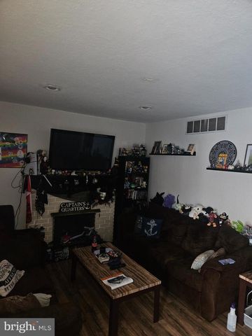 1081 E BUTLER AVE, Vineland, NJ 08360