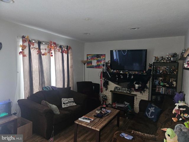 1081 E BUTLER AVE, Vineland, NJ 08360