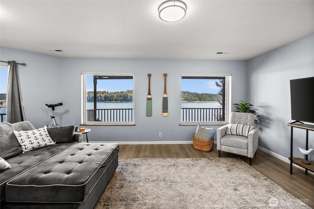 91 E Franjo Beach Drive, Shelton, WA 98584