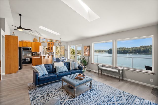 91 E Franjo Beach Drive, Shelton, WA 98584