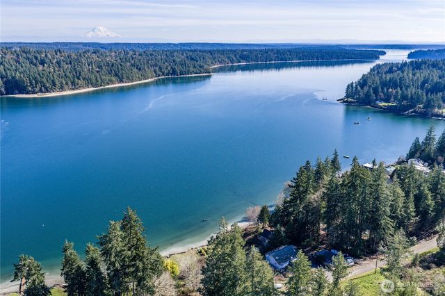 91 E Franjo Beach Drive, Shelton, WA 98584