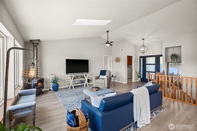 91 E Franjo Beach Drive, Shelton, WA 98584