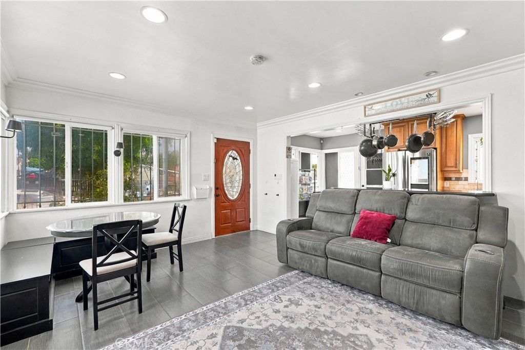 916 E 103rd Place, Los Angeles, CA 90002 — photo 4