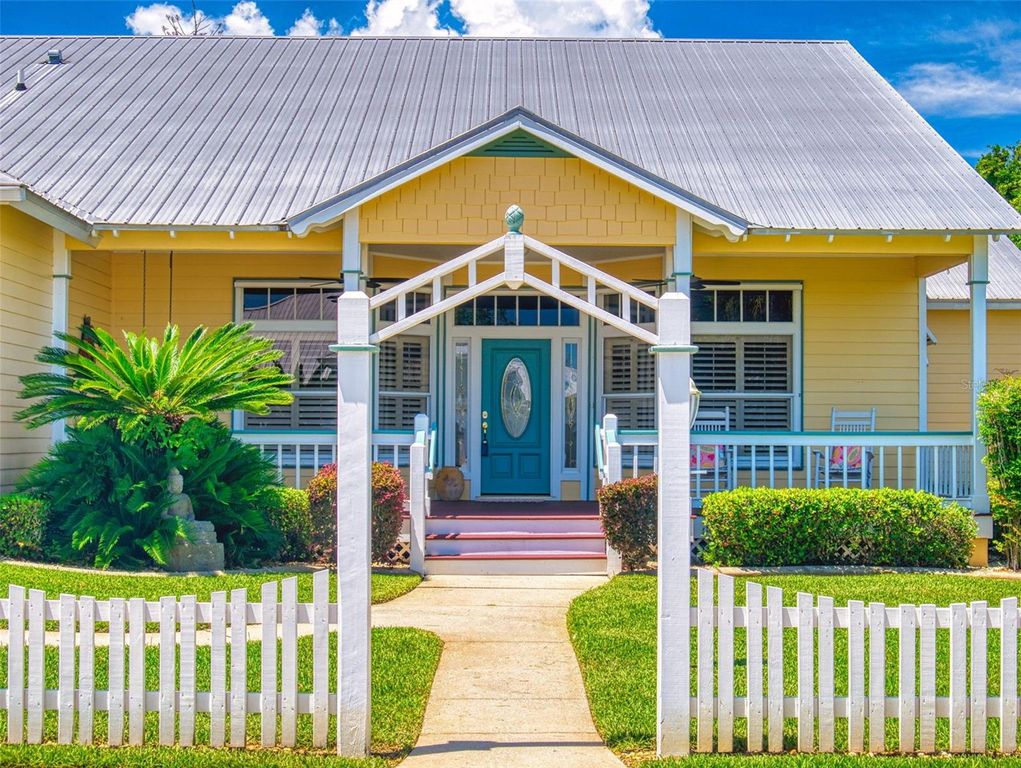 Image 2 of property listing at 2815 BAY SIDE DRIVE, New Smyrna Beach, FL 32168