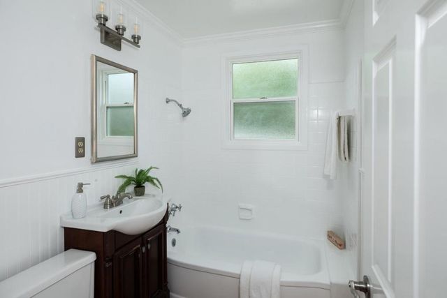 1802 Alameda De Las Pulgas, Redwood City, CA 94061