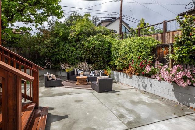 1802 Alameda De Las Pulgas, Redwood City, CA 94061