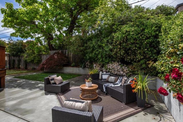 1802 Alameda De Las Pulgas, Redwood City, CA 94061