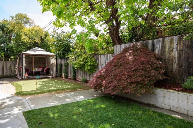 1802 Alameda De Las Pulgas, Redwood City, CA 94061