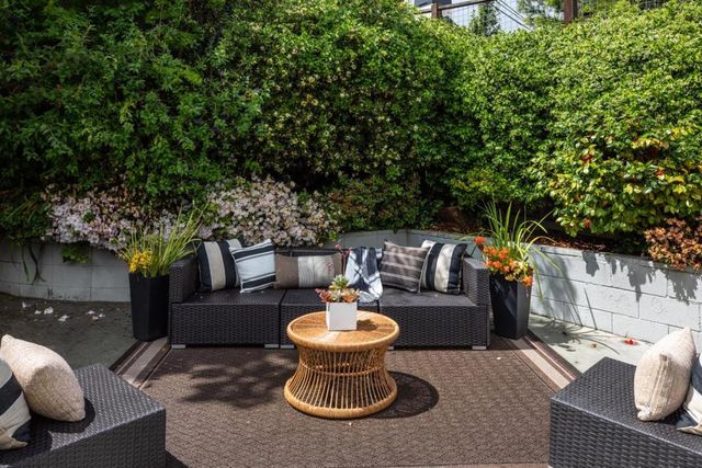 1802 Alameda De Las Pulgas, Redwood City, CA 94061