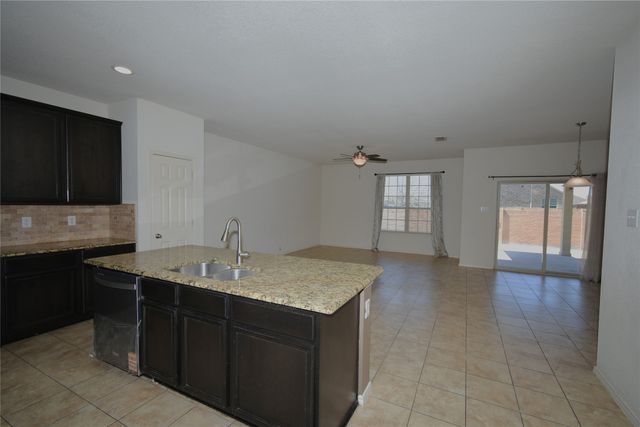 201 Plantation Drive, Waxahachie, TX 75165