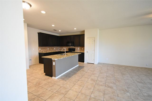 201 Plantation Drive, Waxahachie, TX 75165