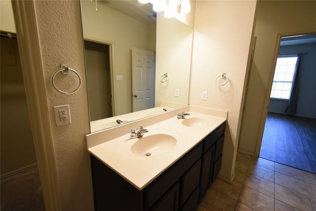 201 Plantation Drive, Waxahachie, TX 75165