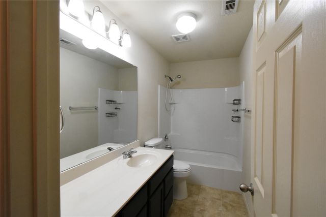 201 Plantation Drive, Waxahachie, TX 75165