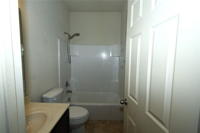 201 Plantation Drive, Waxahachie, TX 75165