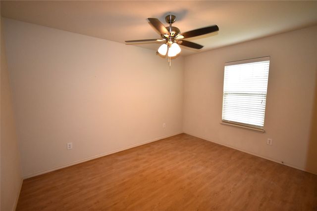 201 Plantation Drive, Waxahachie, TX 75165