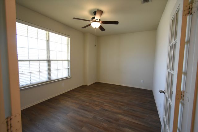 201 Plantation Drive, Waxahachie, TX 75165