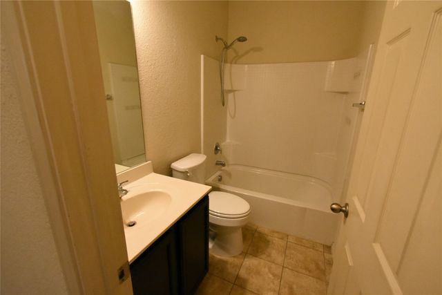 201 Plantation Drive, Waxahachie, TX 75165