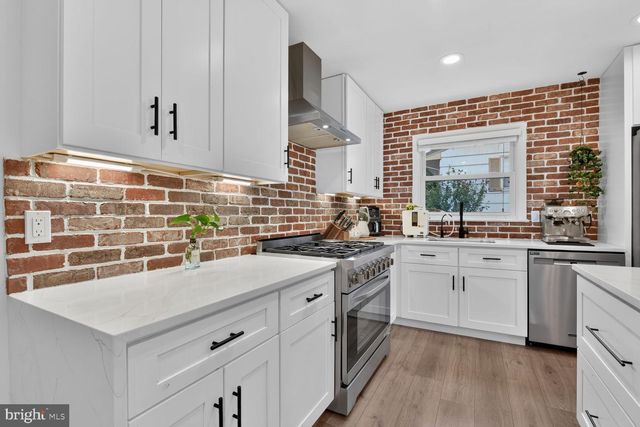1107 HILLCREST DR SW, Vienna, VA 22180