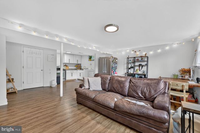 1107 HILLCREST DR SW, Vienna, VA 22180