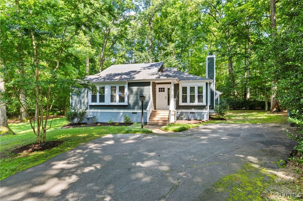 14408 Woods Walk Ct, Midlothian, VA 23112