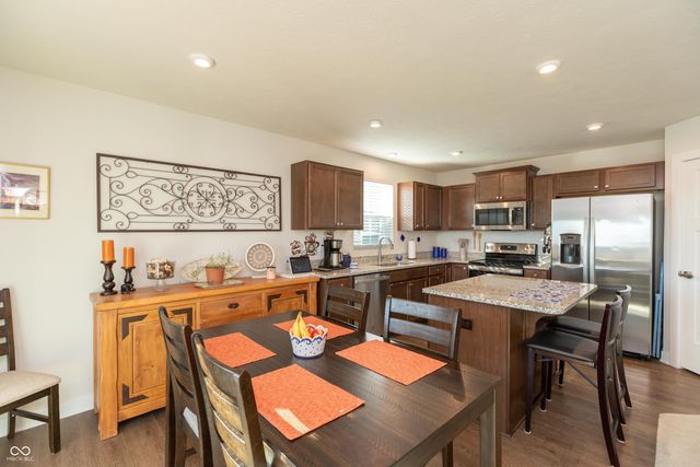 79 Gnarled Oak Lane, Whiteland, IN 46184