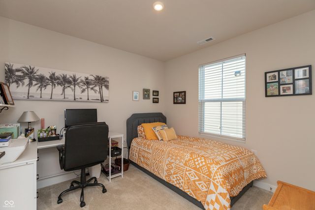 79 Gnarled Oak Lane, Whiteland, IN 46184