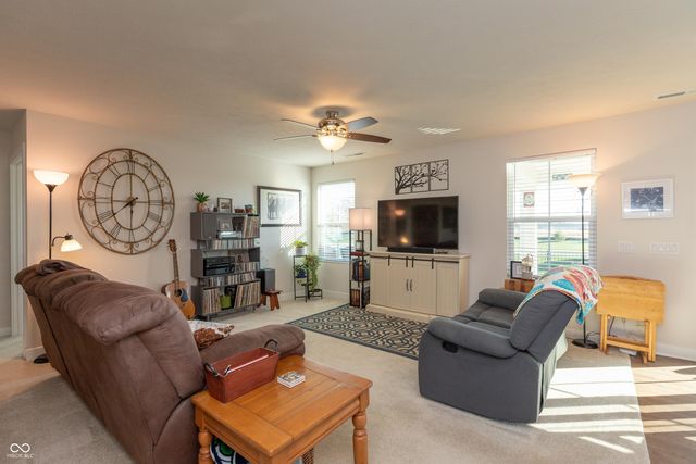 79 Gnarled Oak Lane, Whiteland, IN 46184