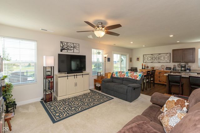 79 Gnarled Oak Lane, Whiteland, IN 46184