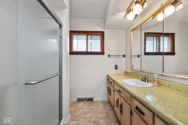 6138 N 75 W, Whiteland, IN 46184