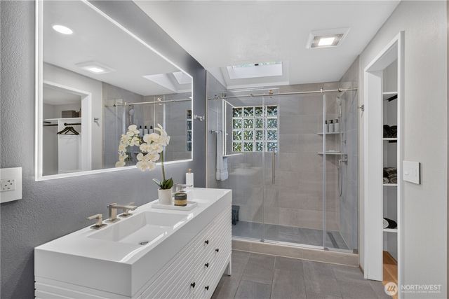 2827 Moorelands Drive NW, Gig Harbor, WA 98335