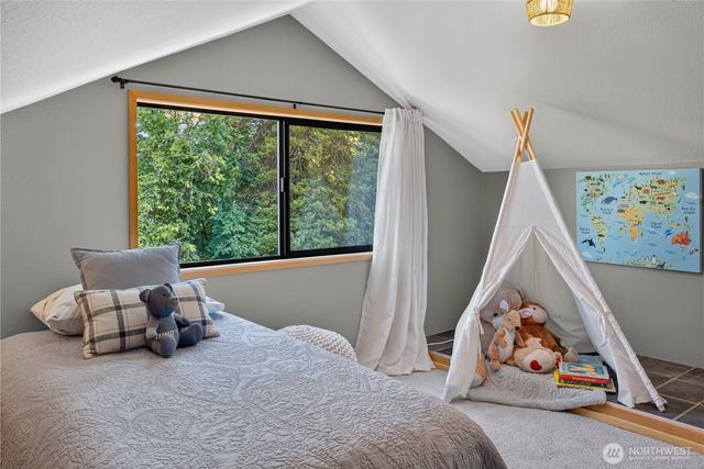 2827 Moorelands Drive NW, Gig Harbor, WA 98335