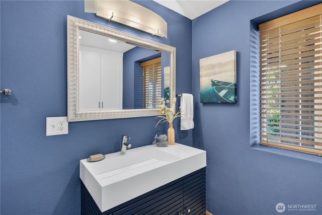 2827 Moorelands Drive NW, Gig Harbor, WA 98335