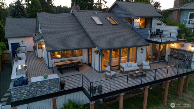 2827 Moorelands Drive NW, Gig Harbor, WA 98335