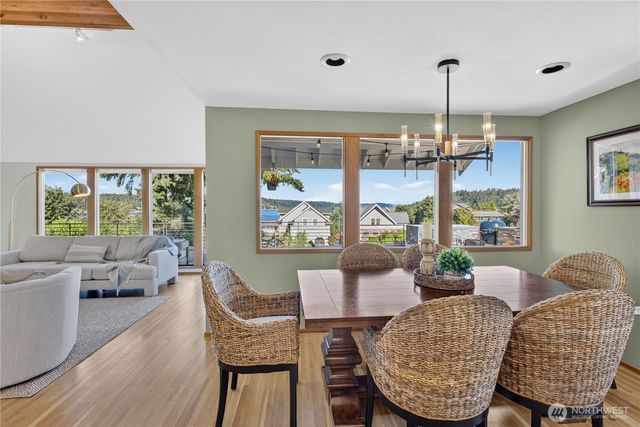 2827 Moorelands Drive NW, Gig Harbor, WA 98335