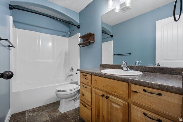 319 W LARIAT BLVD, Saratoga Springs, UT 84045