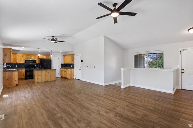 319 W LARIAT BLVD, Saratoga Springs, UT 84045