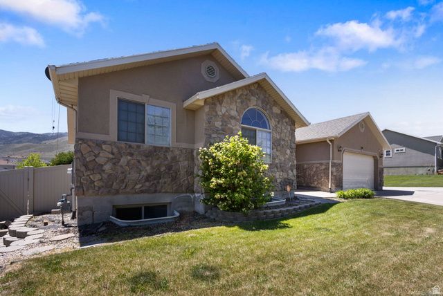 319 W LARIAT BLVD, Saratoga Springs, UT 84045