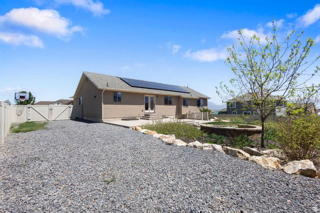319 W LARIAT BLVD, Saratoga Springs, UT 84045
